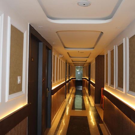 Hotel Gold Stone Kanpur Exterior photo